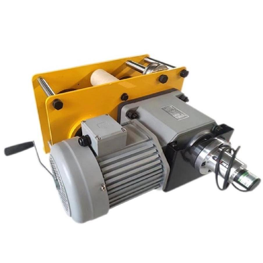 Efficient Manual Crank Winch with Versatile Operation and Reliable Traction
